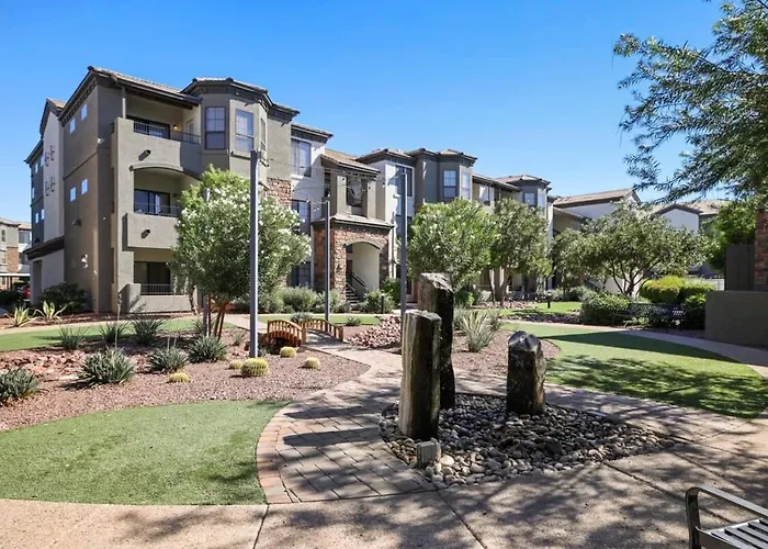 Apartment Champion's Cozysuite Walk To The Stadium With Pool! Glendale
