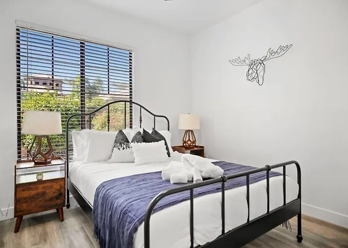 Apartment Champion's Cozysuite Walk To The Stadium With Pool! Glendale